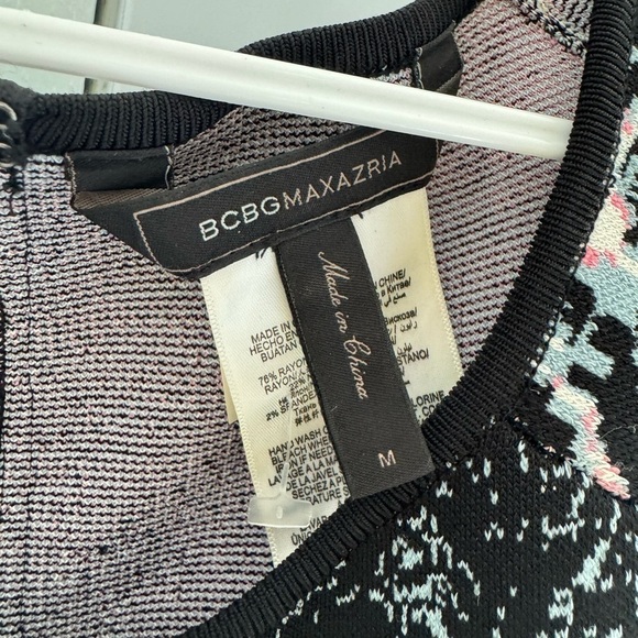 BCBG Maxazria Bodycon Audrie Butterfly Knit Jacquard black dress (M) - Picture 6 of 7